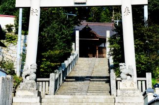 参道の石鳥居