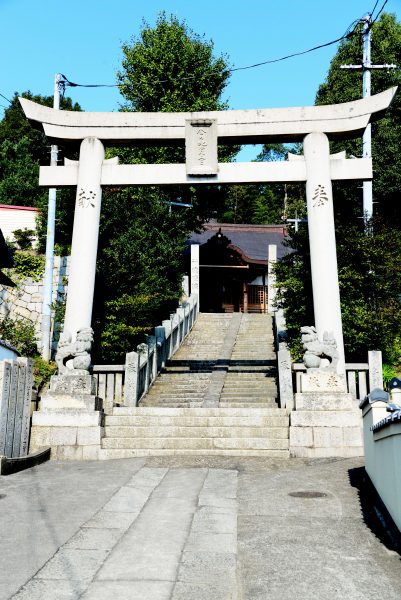 参道の石鳥居