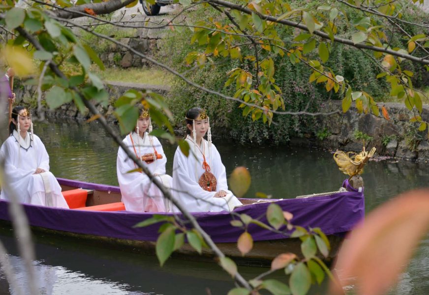 三女神舟巡幸