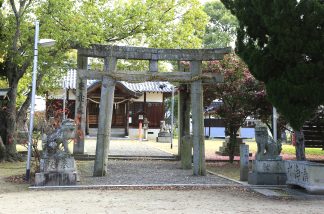 鹽竃神社の鳥居と社殿