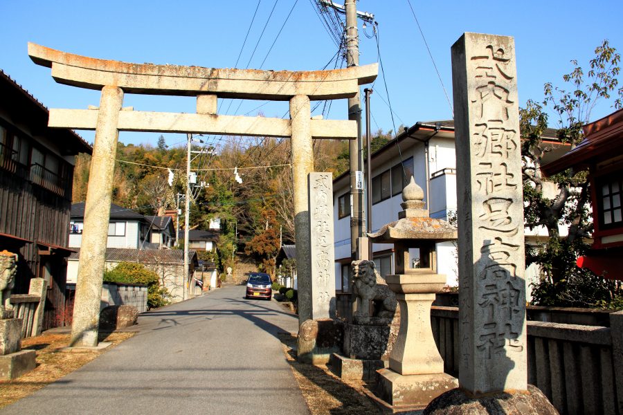 参道の社号標