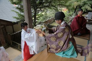 志呂神社御供2